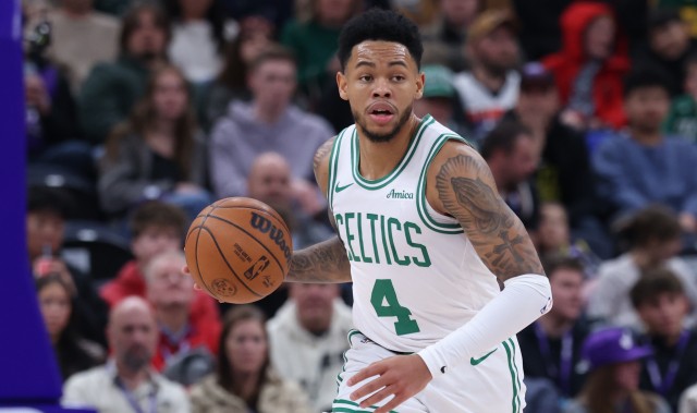 B体育首页-替补可以！西蒙斯半场12中6拿下14分2板2助 次节12分