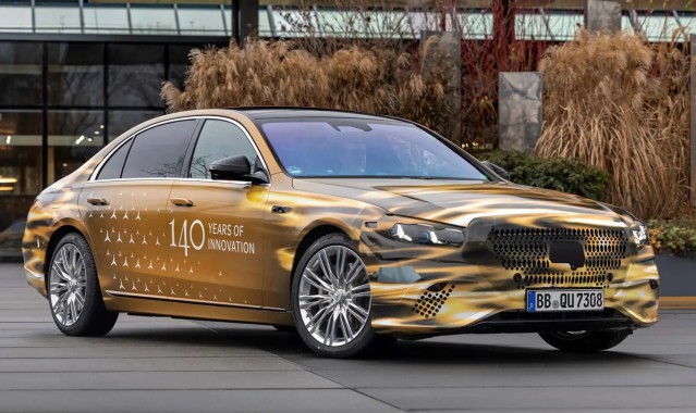 B体育体育报道-奔驰S级将迎“史上幅度最大改款”，新车1月29日发布