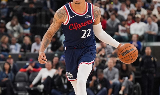 B体育-哈登：我会帮乔丹·米勒&amp;桑德斯处于成功位置 但功劳是他们自己的